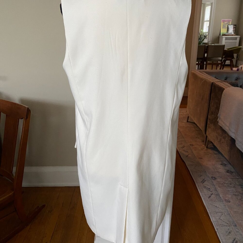 cupcakes and cashmere White Collared Single-Breasted Long Vest | Size 10 - Picture 5 of 8